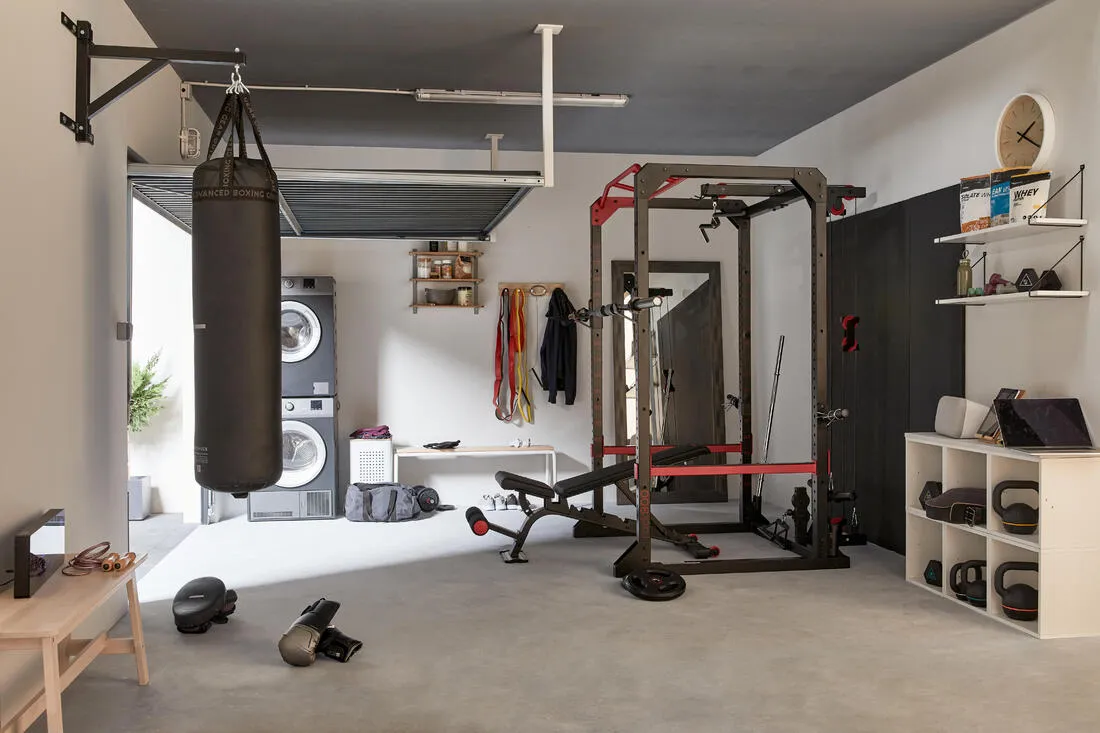 Cast Iron Kettlebell with Rubber Base - 24 kg