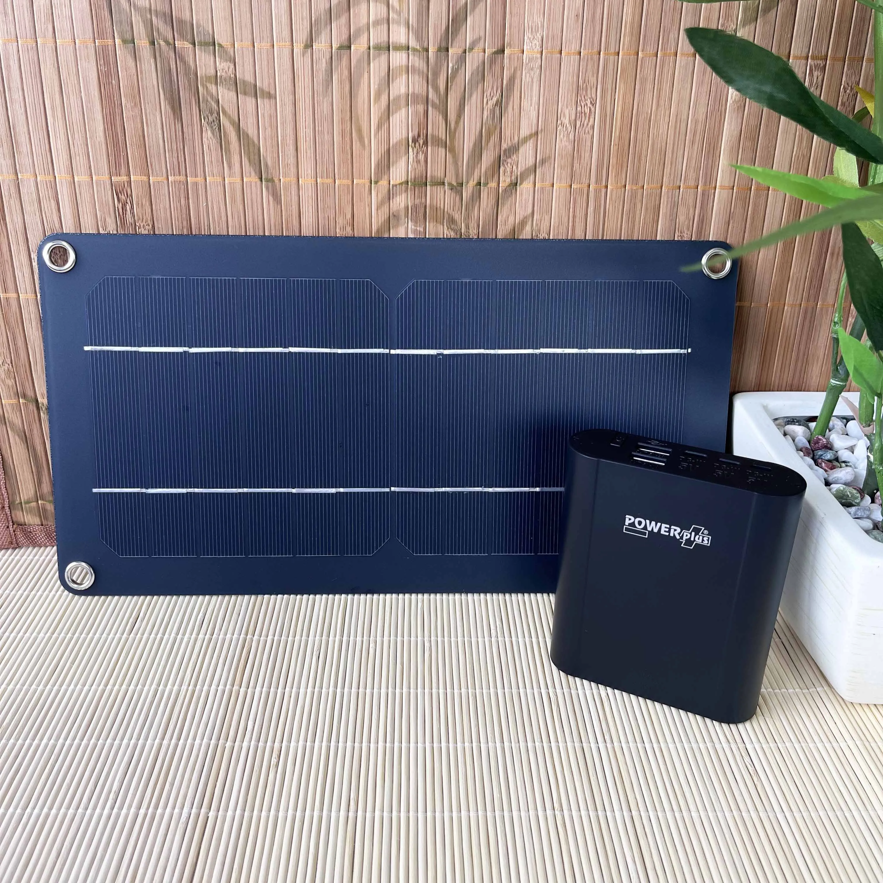 POWERplus Crocodile Solar Powered Power Bank
