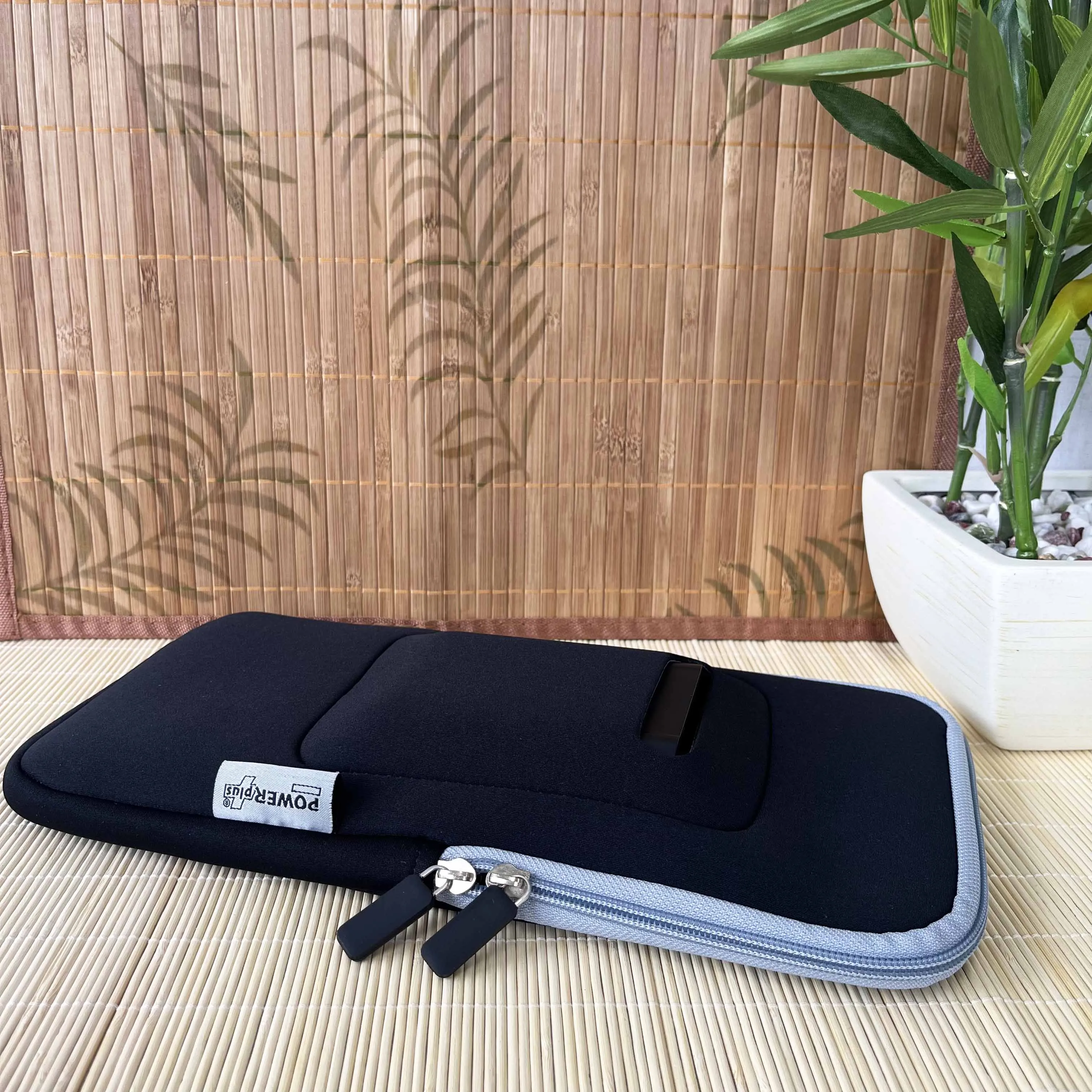 POWERplus Crocodile Solar Powered Power Bank